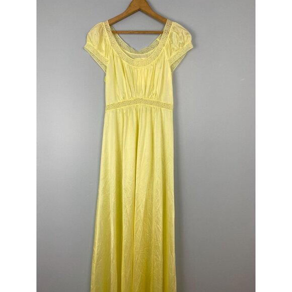 Vintage NWT Shadowline 80s Nightgown with Lace Detail, Size Small, Light Yellow - Picture 3 of 9